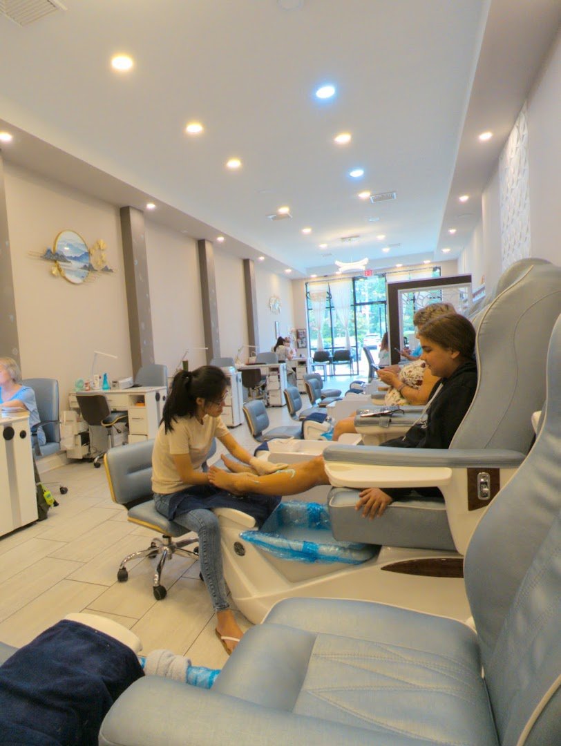 Acrylic and gel nail service area